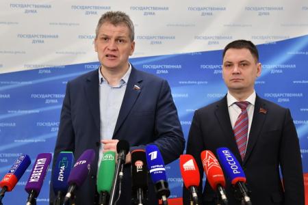 «Паллиативная медицина, «Росатом», газ, крайний Север, Дальний Восток, послание Президента». А.В. Куринный и А.В Корниенко выступили в Госдуме