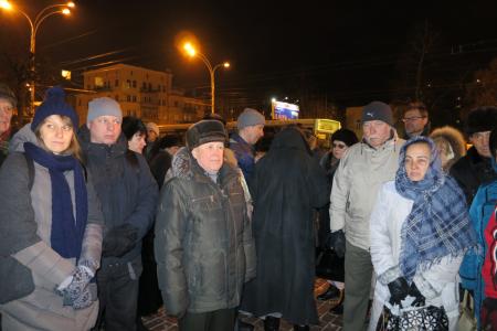 Жители Тамбова вышли на улицу, чтобы защитить городской сквер от застройки
