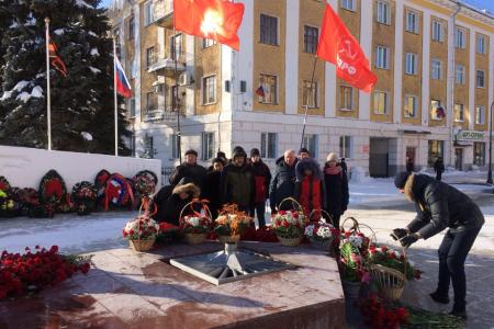 Коммунисты Кировской области в ходе акций в честь Дня Советской Армии выступили в поддержку Г.А. Зюганова