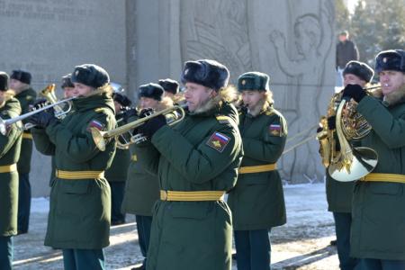 «Не сдерживали слез»: Сотни новосибирцев почтили память воинов, погибших в Афганистане