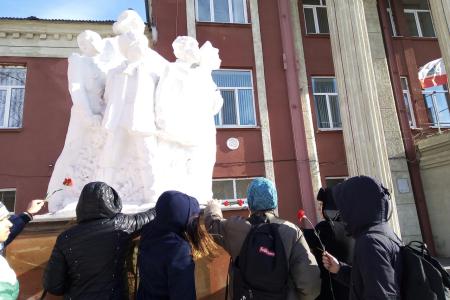Комсомольцы Саратовской области почтили память Н.К. Крупской