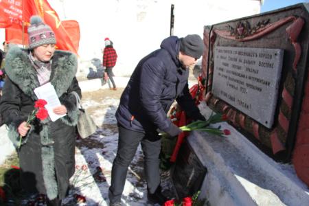 Хабаровские коммунисты почтили память героев Волочаевской битвы