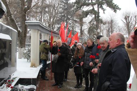 В Симферополе состоялся митинг, посвященный 101-й годовщине создания Красной Армии и Военно-Морского Флота