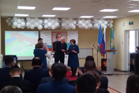 Секретари Якутского рескома КПРФ держат отчет