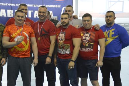 Волгоградская область. Город Волжский. Команда КПРФ одержала победу в турнире по перетягиванию каната