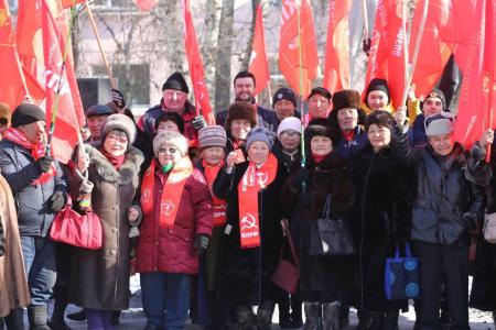 Коммунисты Тувы провели митинг в честь 23 февраля