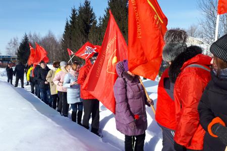 В Ярославской области прошел автопробег в честь 101-й годовщины Красной Армии и Военно-Морского Флота