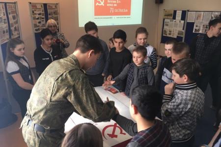 Самарская область. Комсомольцы проводят уроки мужества в школах в рамках проекта «Знамя нашей Победы»