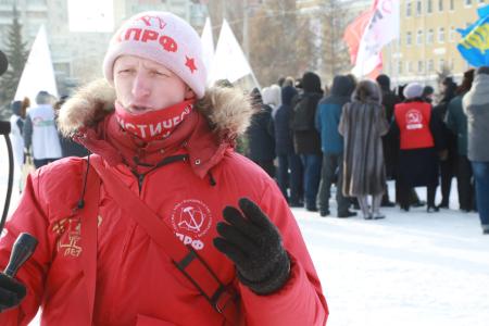 Коммунисты Омска приняли участие в акции "Россия - не помойка"