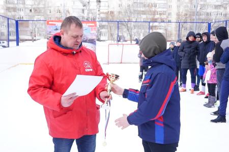 Оренбургские коммунисты провели очередной футбольный турнир