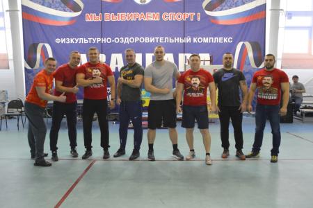 Волгоградская область. Город Волжский. Команда КПРФ одержала победу в турнире по перетягиванию каната