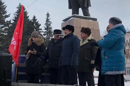 Алтайский край. Рубцовский горком КПРФ провел митинг против закрытия городских предприятий и сокращения рабочих мест