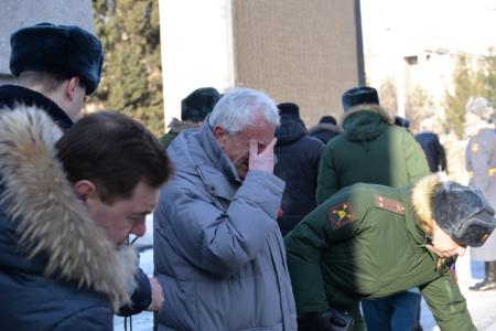 «Не сдерживали слез»: Сотни новосибирцев почтили память воинов, погибших в Афганистане
