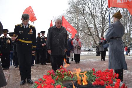 Севастопольские коммунисты отметили 101-ю годовщину создания Советской Армии и Военно-Морского Флота