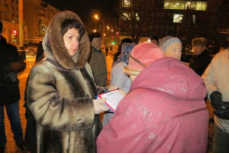 Жители Тамбова вышли на улицу, чтобы защитить городской сквер от застройки