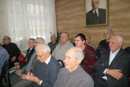 В Тамбове депутаты отчитались перед коммунистами