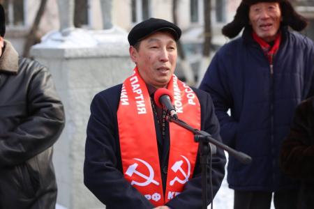 Коммунисты Тувы провели митинг в честь 23 февраля