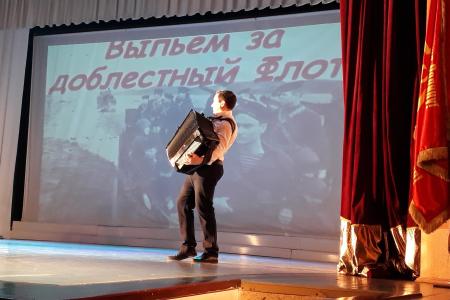 Оренбургские коммунисты организовали праздничный концерт-поздравление с 23 февраля