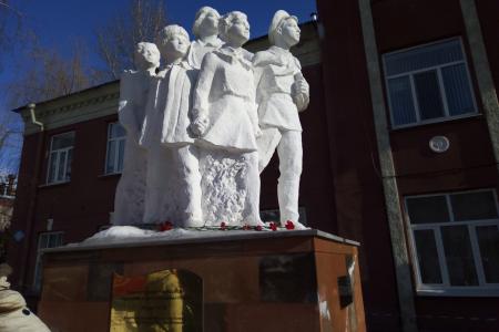Комсомольцы Саратовской области почтили память Н.К. Крупской