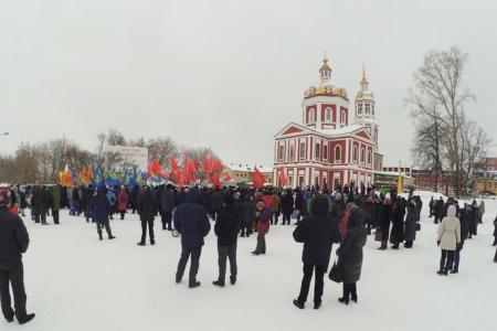 Кировские коммунисты вышли на митинг против мусорного побора