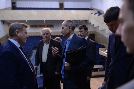 Новосибирские коммунисты приняли отчет Анатолия Локтя за 5 лет работы на посту мэра 