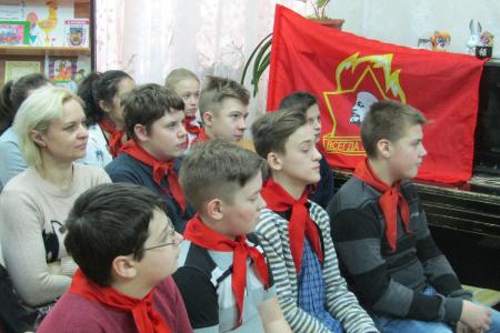 Ивановская область. Пионеры Кинешмы приняли участие в уроке мужества, посвященном 76-й годовщине разгрома немецко-фашистских войск в Сталинградской битве
