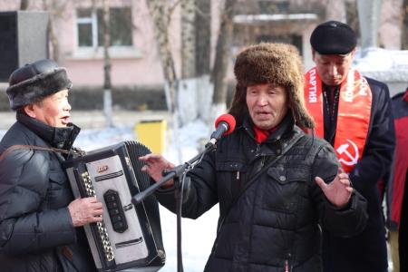 Коммунисты Тувы провели митинг в честь 23 февраля