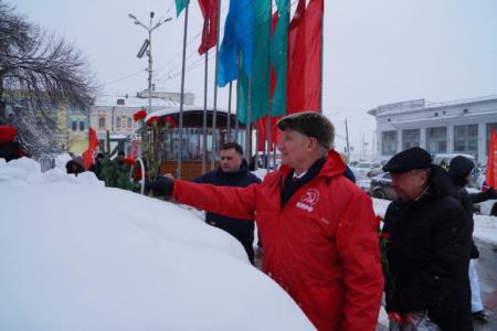 «Нет коммунальному террору!». Митинг нижегородских коммунистов 