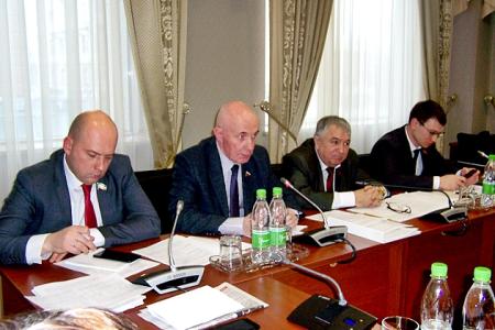 В Государственном Совете Республики Татарстан  коммунисты провели круглый стол