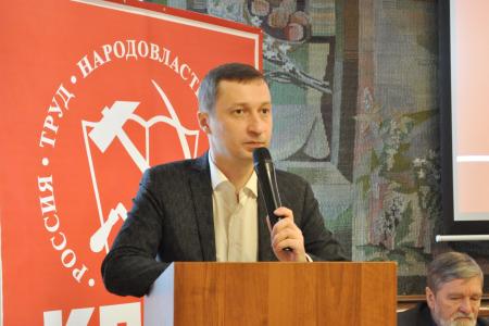 Петербургские коммунисты единогласно рекомендовали кандидатуру Владимира Бортко на пост губернатора города