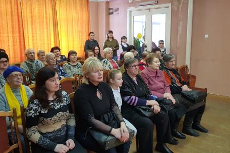 Рязань. Депутаты-коммунисты и активисты ВЖС «Надежда России» поздравили женщин-общественниц с 8 Марта