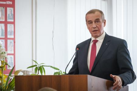 Губернатор-коммунист Сергей Левченко прибыл на открытие Универсиады-­2019 в Красноярск