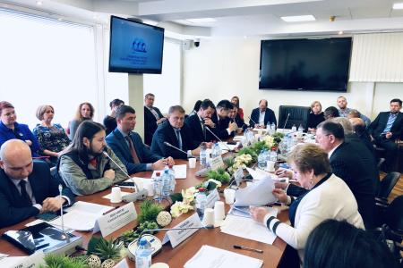 При участии Александра Ющенко состоялся круглый стол на тему «Международные океанические игры»