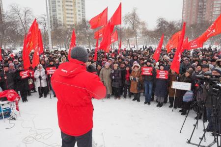 «Хватит это терпеть!» В Свердловской области прошли митинги против «мусорной реформы»