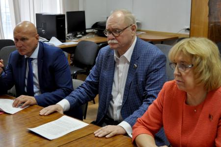 Юрий Афонин провел совещания по выборам в Санкт-Петербурге и Ленобласти