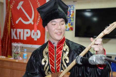 Коммунисты Калмыкии провели торжественное собрание, посвященное Международному женскому дню