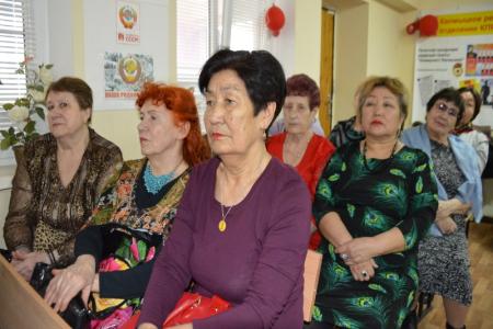 Коммунисты Калмыкии провели торжественное собрание, посвященное Международному женскому дню