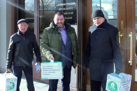 «Молчать не будем!» Челябинцы с помощью депутатов-коммунистов передали подписи за улучшение экологии в Администрацию Президента