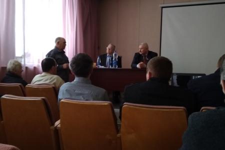 Лидер Кировских коммунистов Сергей Мамаев поддержал пчеловодов области, выступающих против вырубки липовых медоносных лесов