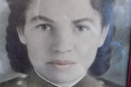 Воронежская область. Сергей Гаврилов и коммунисты Каширского райкома поздравили с 8 Марта Евдокию Кубышкину, ветерана Великой Отечественной войны