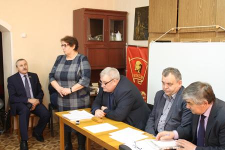 Коммунисты трех отдаленных районов Новосибирской области одобрили практику выездных встреч
