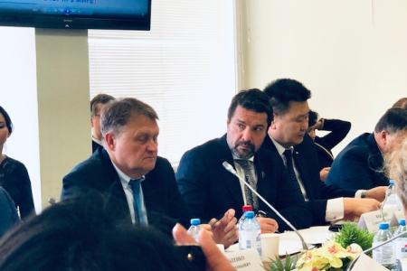 При участии Александра Ющенко состоялся круглый стол на тему «Международные океанические игры»