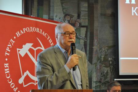 Петербургские коммунисты единогласно рекомендовали кандидатуру Владимира Бортко на пост губернатора города