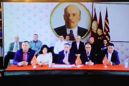Геннадий Зюганов провел интернет-совещание с региональными организациями КПРФ