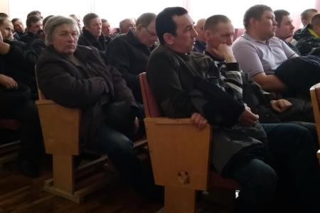 Лидер Кировских коммунистов Сергей Мамаев поддержал пчеловодов области, выступающих против вырубки липовых медоносных лесов