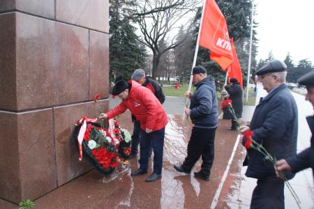 Путин, держи свои обещания! Автопробег как передвижной пикет в столице Карачаево-Черкесии вызвал интерес граждан многонациональной республики