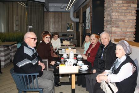 Экскурсия в Белгородский государственный музей народной культуры подарила «детям войны» возможность встретиться с юностью
