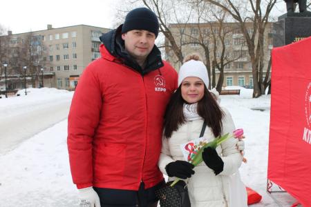 Нижегородские коммунисты поздравляют с Международным женским днём!