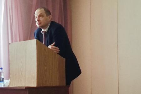 Лидер Кировских коммунистов Сергей Мамаев поддержал пчеловодов области, выступающих против вырубки липовых медоносных лесов