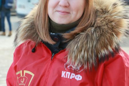 В Омске у Главпочтамта прошел пикет, организованный молодежным активом Омского обкома КПРФ
